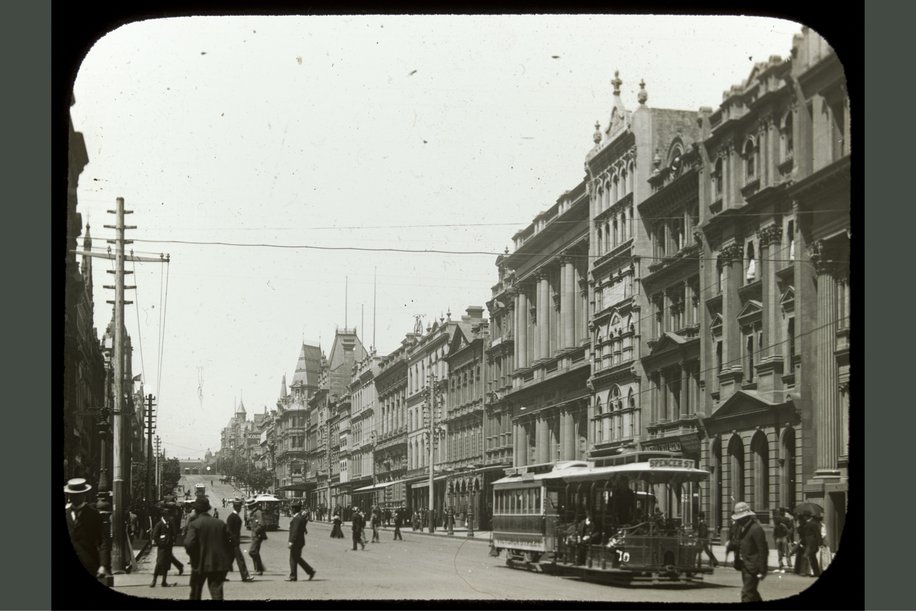 Bustling Collins Street, Melbourne, 1890-1930
Source: State Library of Victoria