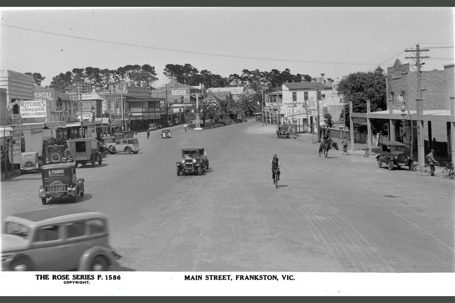 The Main Street of Frankston, c1920–1954, where wealthy Melburnians bought large rural holdings through RT Edgar & Son
Source: Rose Stereograph Co., State Library of Victoria