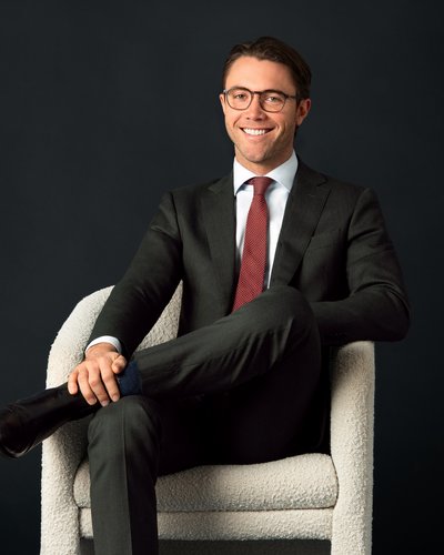 Agent James Vine